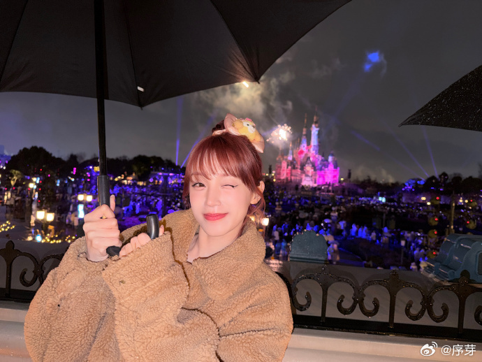 宋雨琦迪士尼公主 迪士尼真的太会选了，宋雨琦不管是气质还是声音都完美贴合公主设定