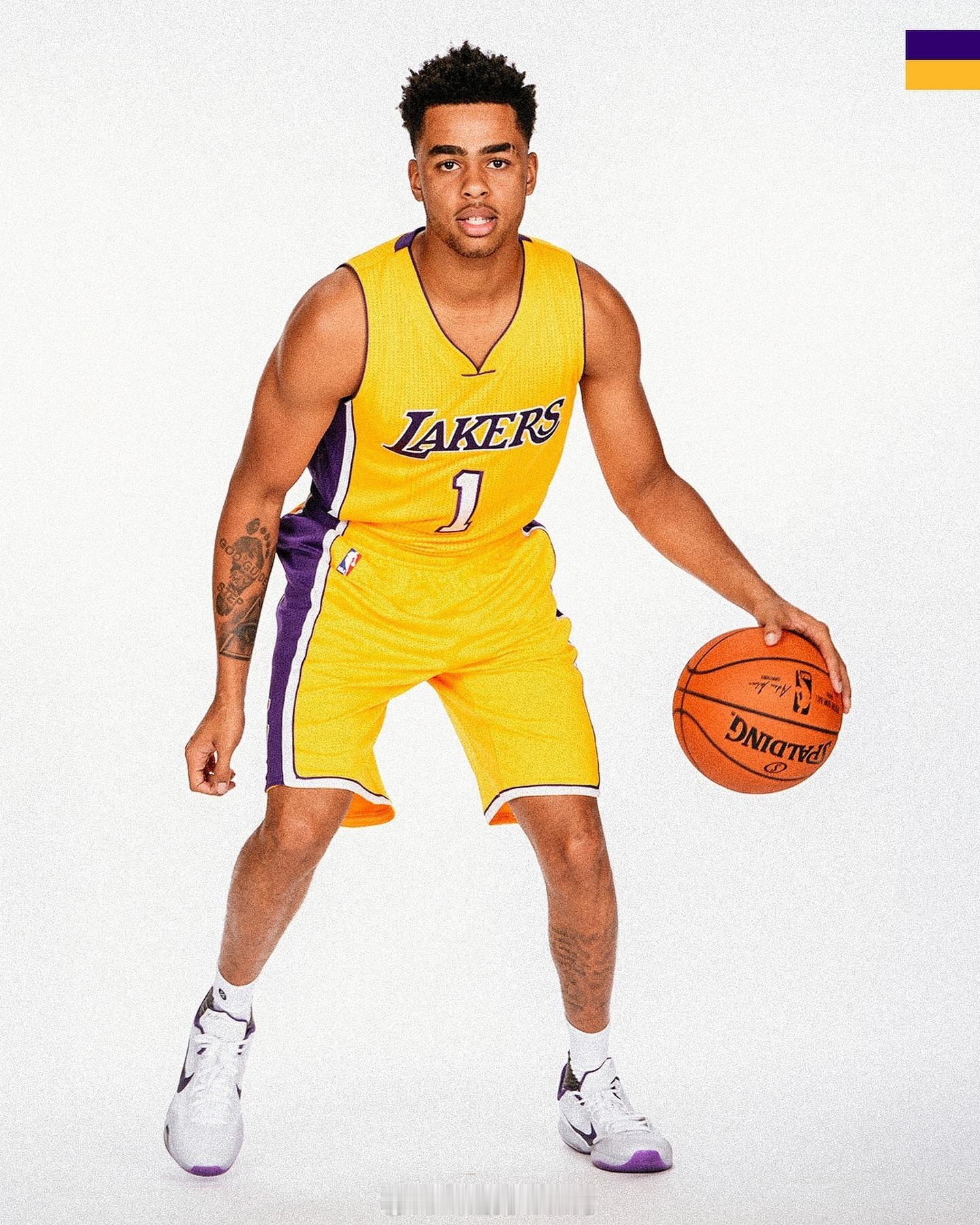 转眼之间！第一张图片拉塞尔的队友还有那个男人，加油吧，man！#nba开新大集#