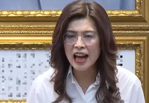 今天，国民党主席郑丽文高呼，当前两岸关系非常紧张，但台湾每天内耗、恶斗。她认为，