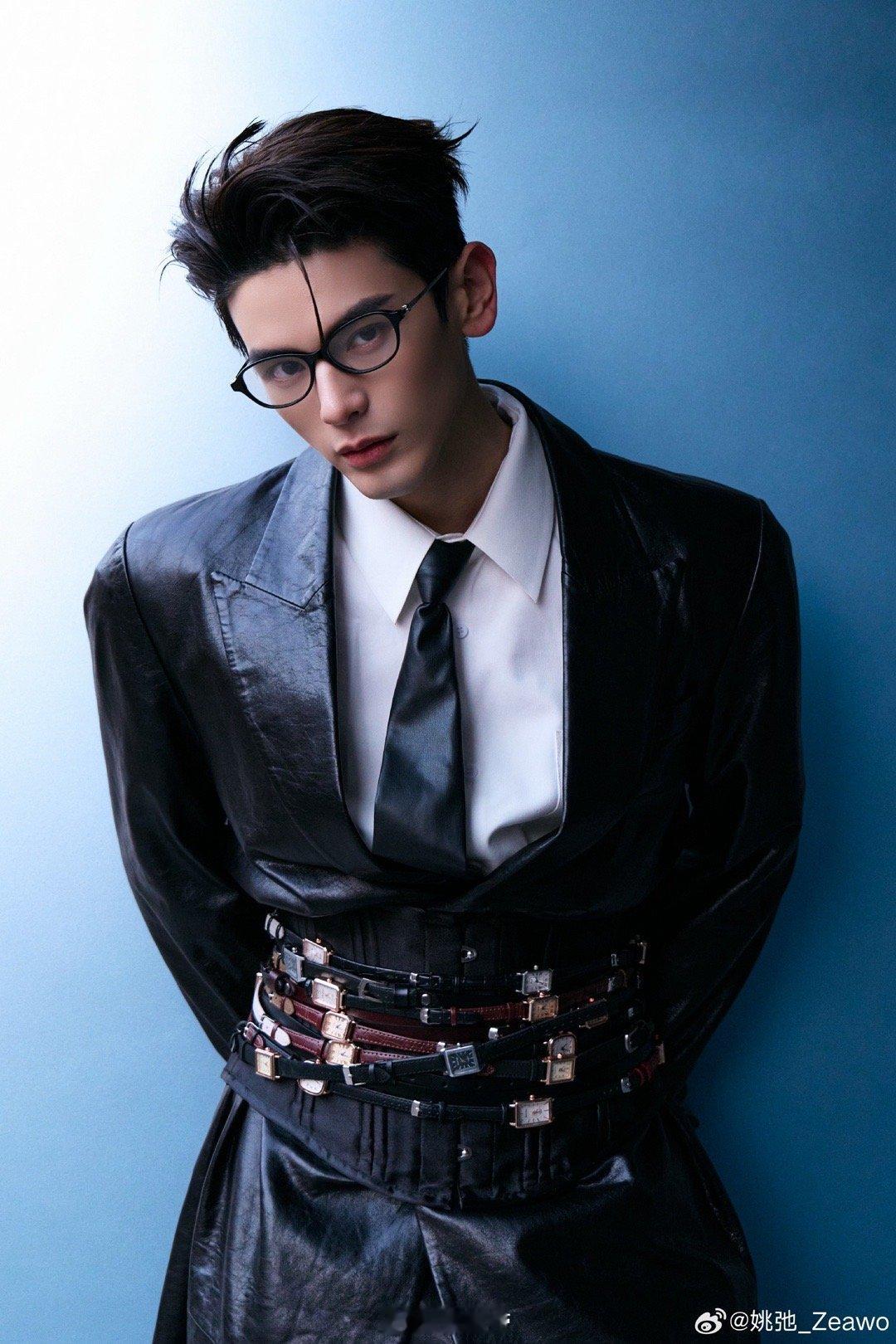 姚弛回应把父姓改为母姓 从父姓到母姓，变的是称呼，不变的是爱与承诺。他清晰而温柔