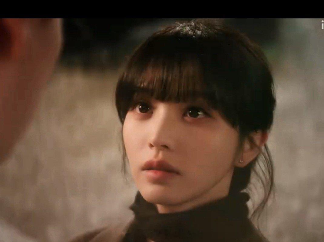 田曦薇给胡一天擦头发镜头田曦薇胡一天新剧吻戏 哦哟哦哟，终于等来电视剧《天才女友