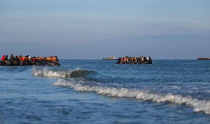 8年20万人偷渡英吉利海峡
 
5月10日，英国官方统计数据显示，自2018年开