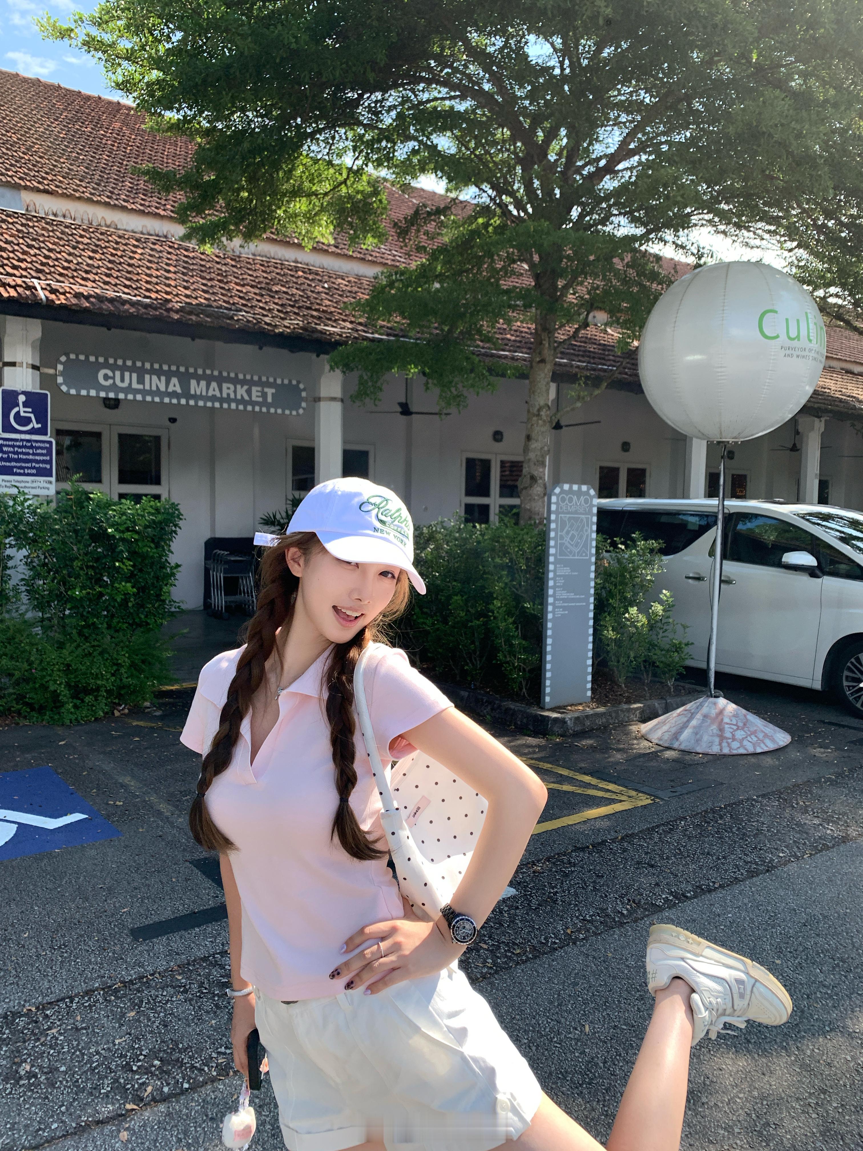 🎾🛼少女感十足的运动polo衫今年很火哦～日常实穿性也真的很高！上身显得整个