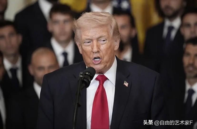 罕见一幕发生，特朗普一口气，注册多个250商标过生日

以色列轰炸了伊朗的石油储