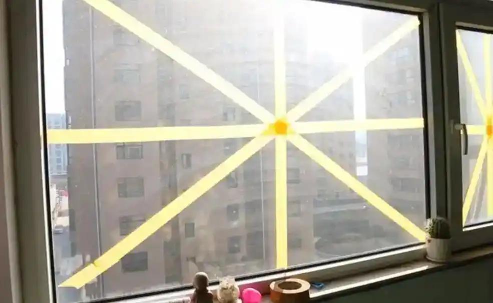 家里贴成这样，备战台风广东至少10城已宣布“五停”

这样管用吗？有没有来说一说