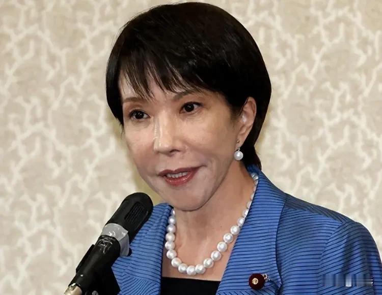 日本媒体爆出高市早苗竞选期间指使手下买通水军构陷对手后，最新民调数据显示:高市早