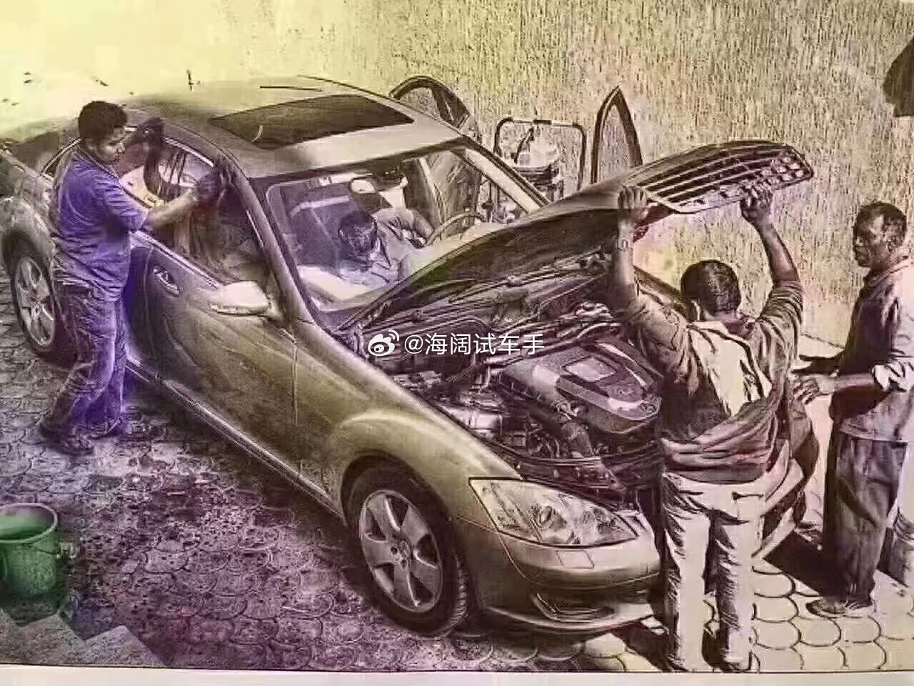 去东五环的汽车园区转了转，客流量不高，便宜的新车还有些关注度，空置店面也有一些，