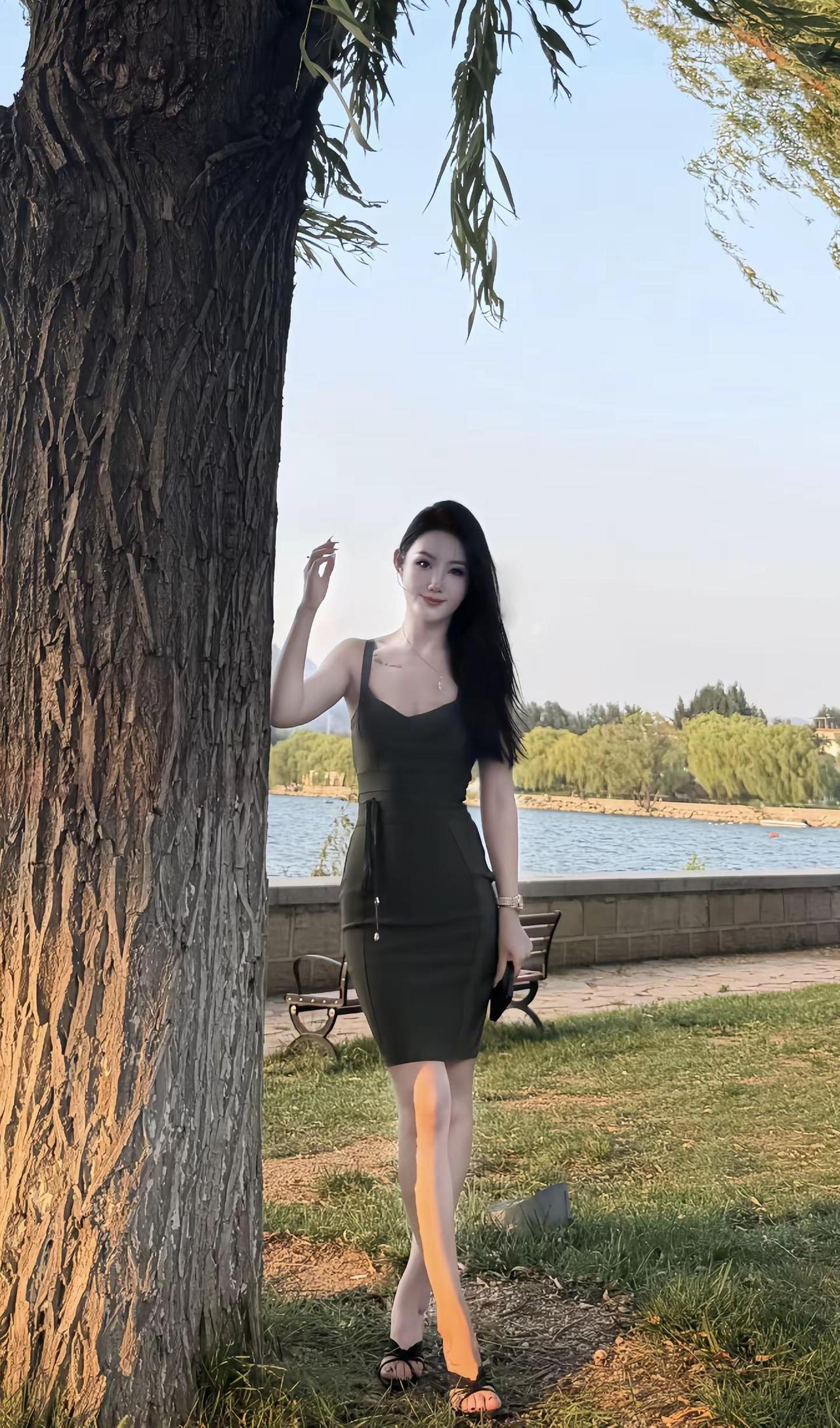 风华正茂的年纪 当然要明媚且张扬 姐感穿搭 黑长直 姐姐 轻熟风穿搭