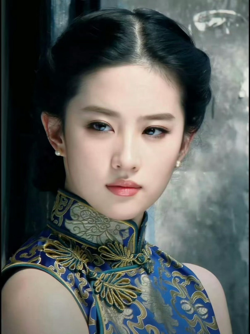刘亦菲幼儿园就是高颅顶刘亦菲真的从小美到大，小时候就是C位～[憧憬]刘亦菲[超话