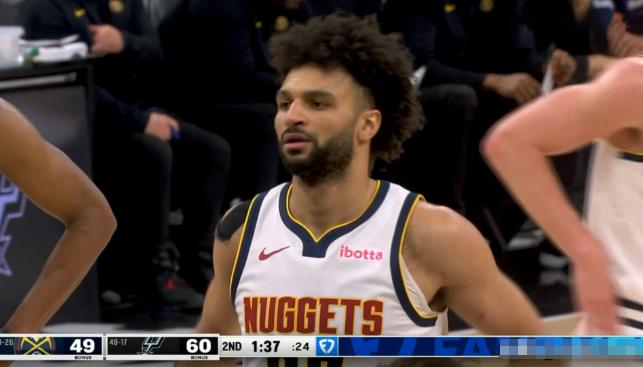 我真诚的向掘金球星穆雷道歉！在今天掘金客场以136：131力克马刺的比赛中，我曾