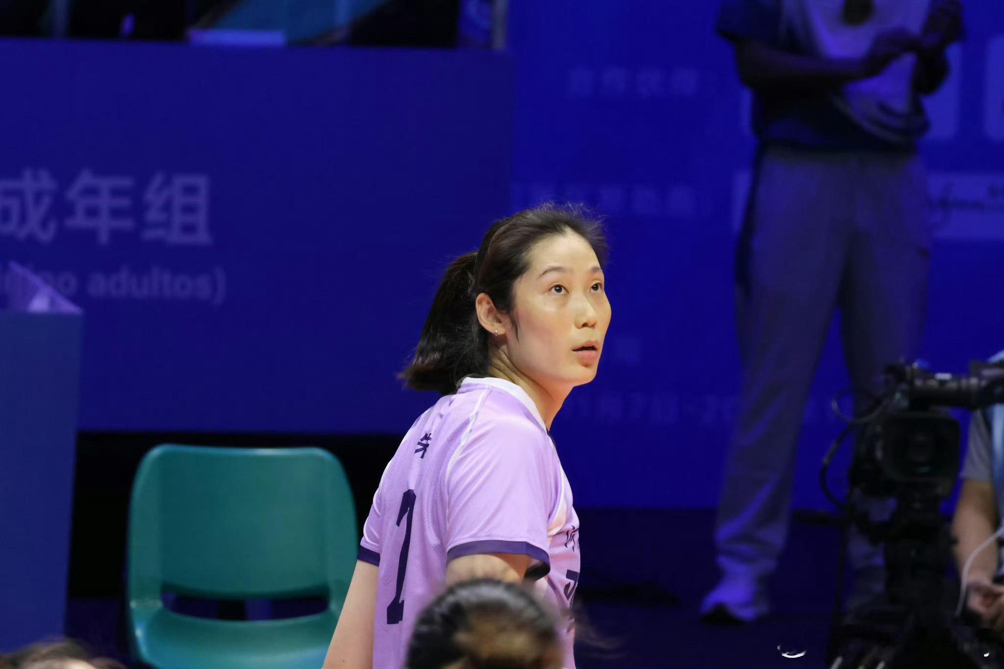 2025中国体育填空题变的是时光，不变的是星光！2025年，30岁的朱婷 助科内