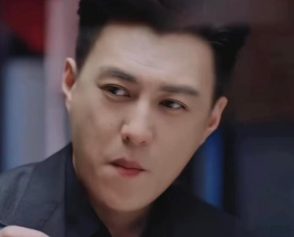 娱乐[超话]樊振东也看我的前半生 赛场上果敢的樊振东，遇上饰演紫薇的马伊琍，跨领