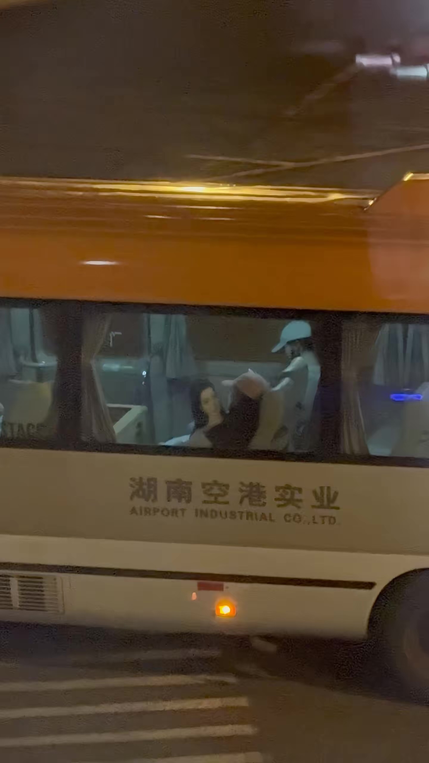 船儿就这样萌萌地带着自己的巨型老鼠干回横了 