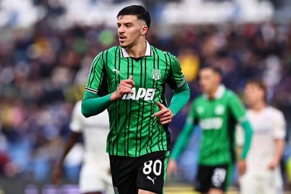 都体:国米正考虑在夏窗引进亚历山大·斯坦科维奇和萨索洛中卫塔里克·穆哈雷莫维奇。