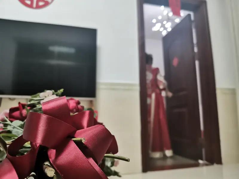 广东中山这对新人的婚礼太让人眼前一亮了！他们要求来宾份子钱不超100元，还每人回