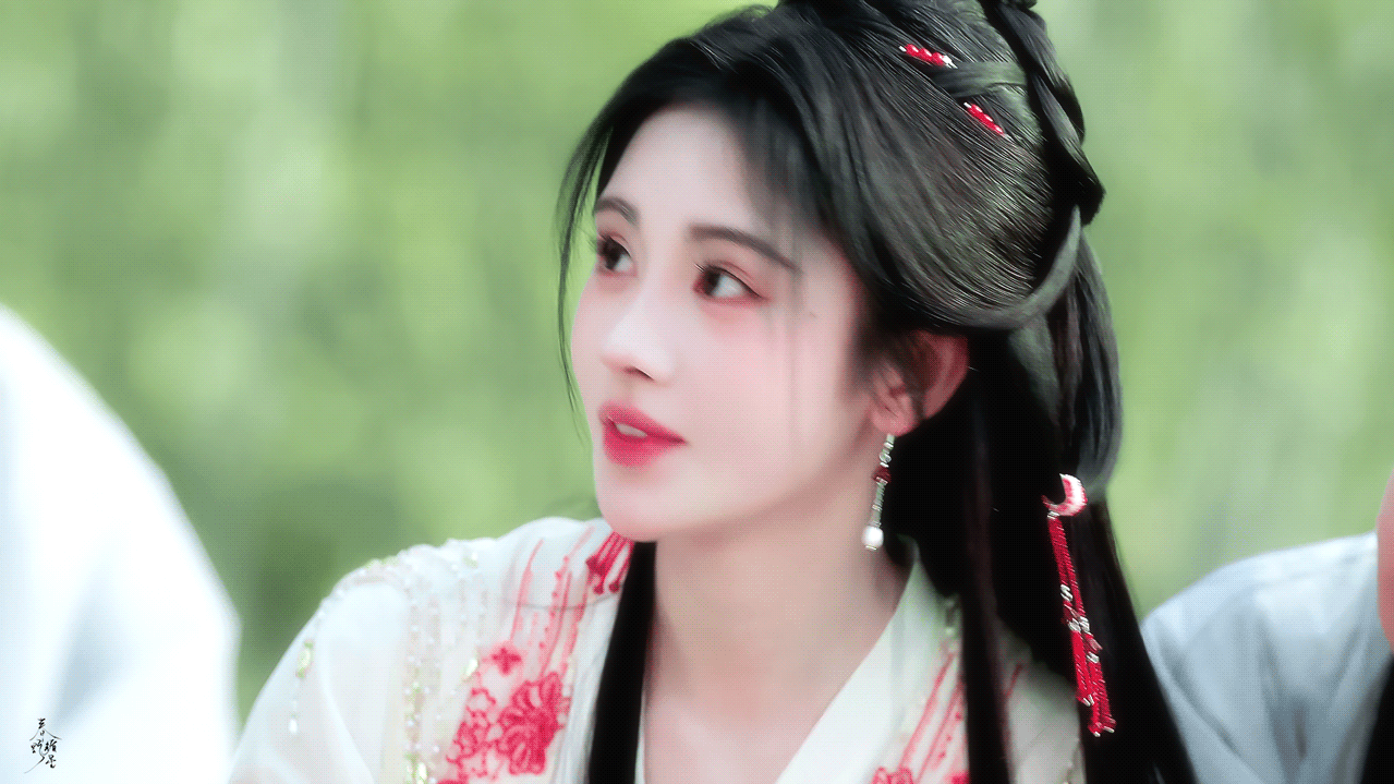鞠婧祎杨采薇 ❤️鞠婧祎韩菱纱 ❤️好奇怪 你的眼睛又不是 乞拉朋齐 不要哭了 