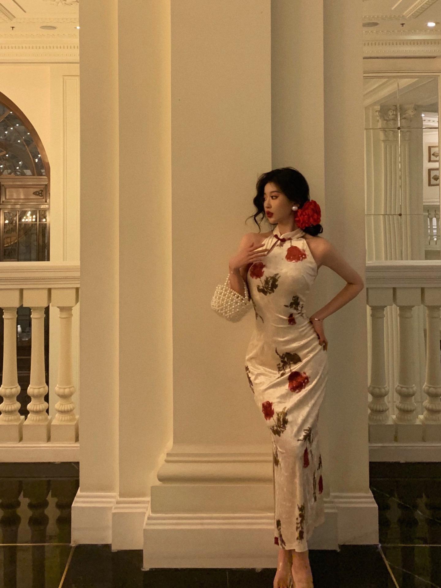 爱是天时地利的迷信
