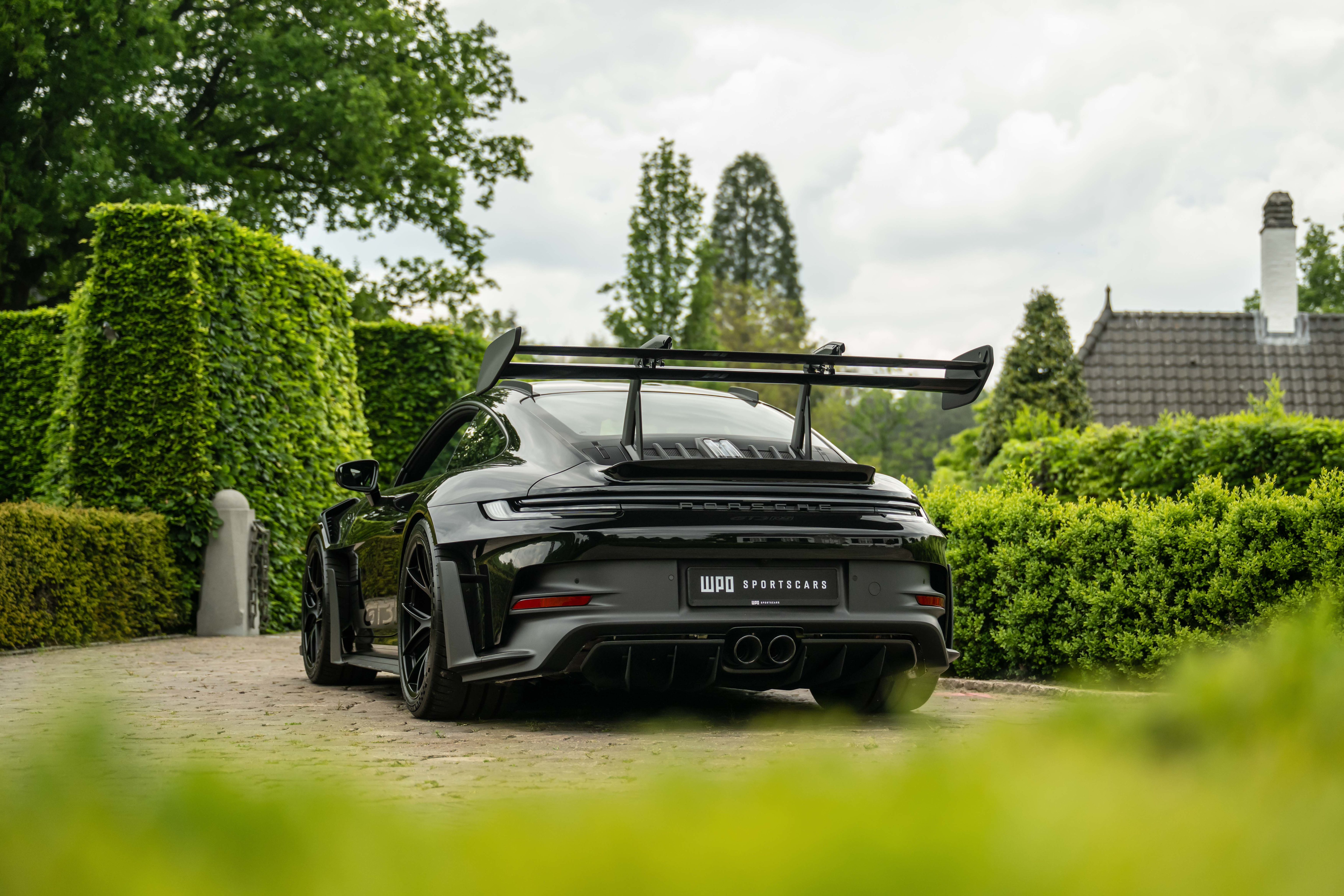 保时捷 Porsche 992 GT3 RS & Aston martin DB
