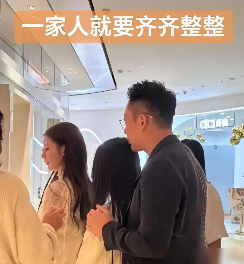 真是让人看不下去！4月19日汪小菲依法接回自己孩子，竟被S家御用发言人指责“不打