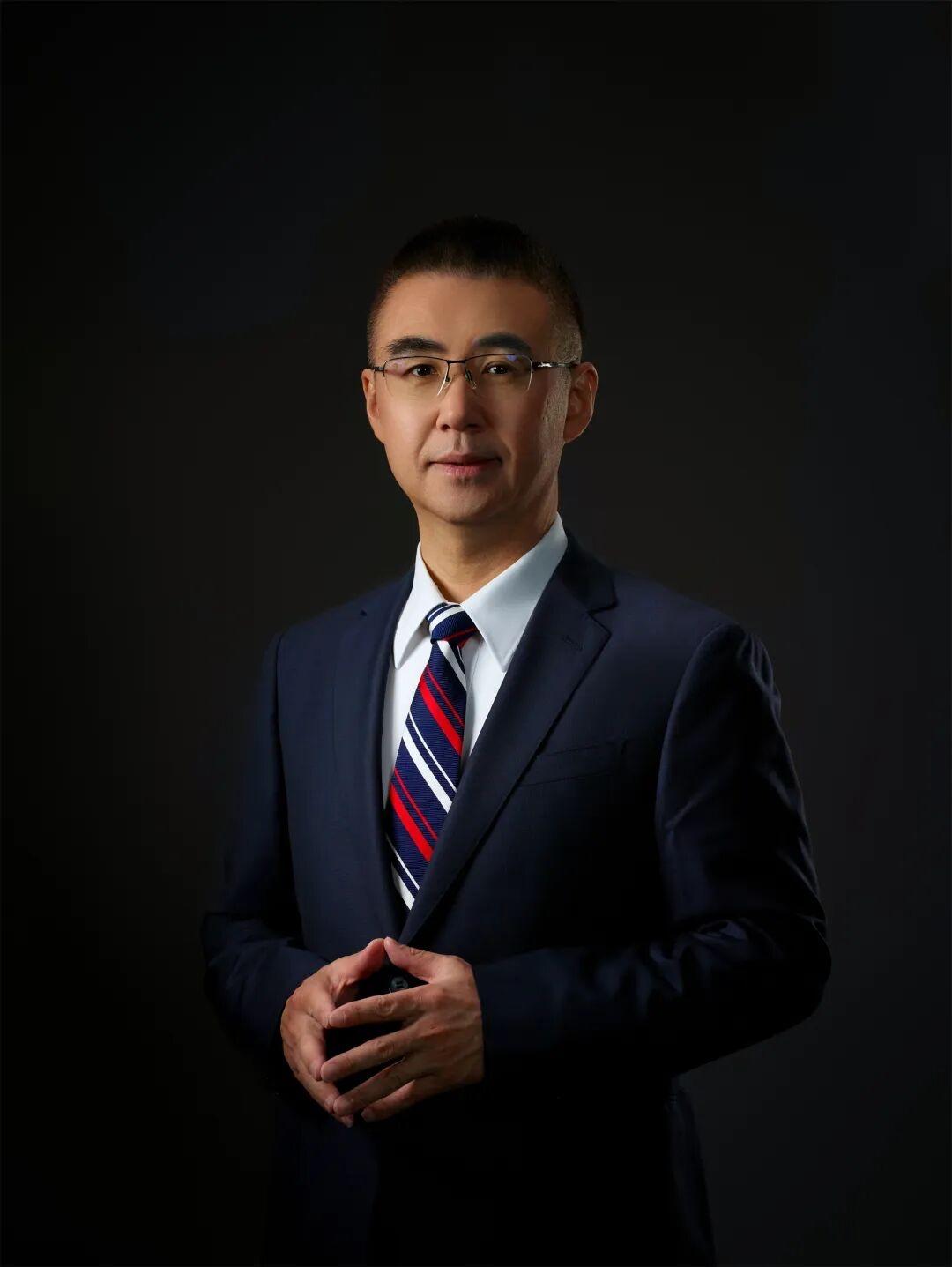 一纸解约，逆袭成长安三号人物
九年前，长安汽车抛出宏大的“香格里拉”计划：豪掷千