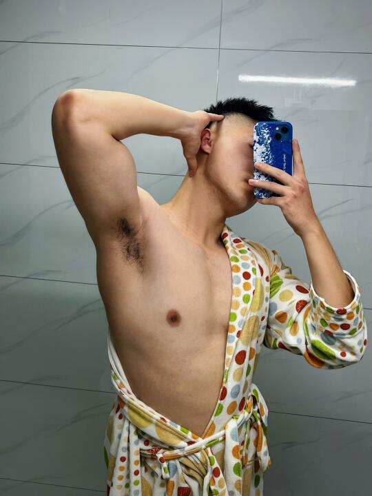 不好好穿衣服的大小拍