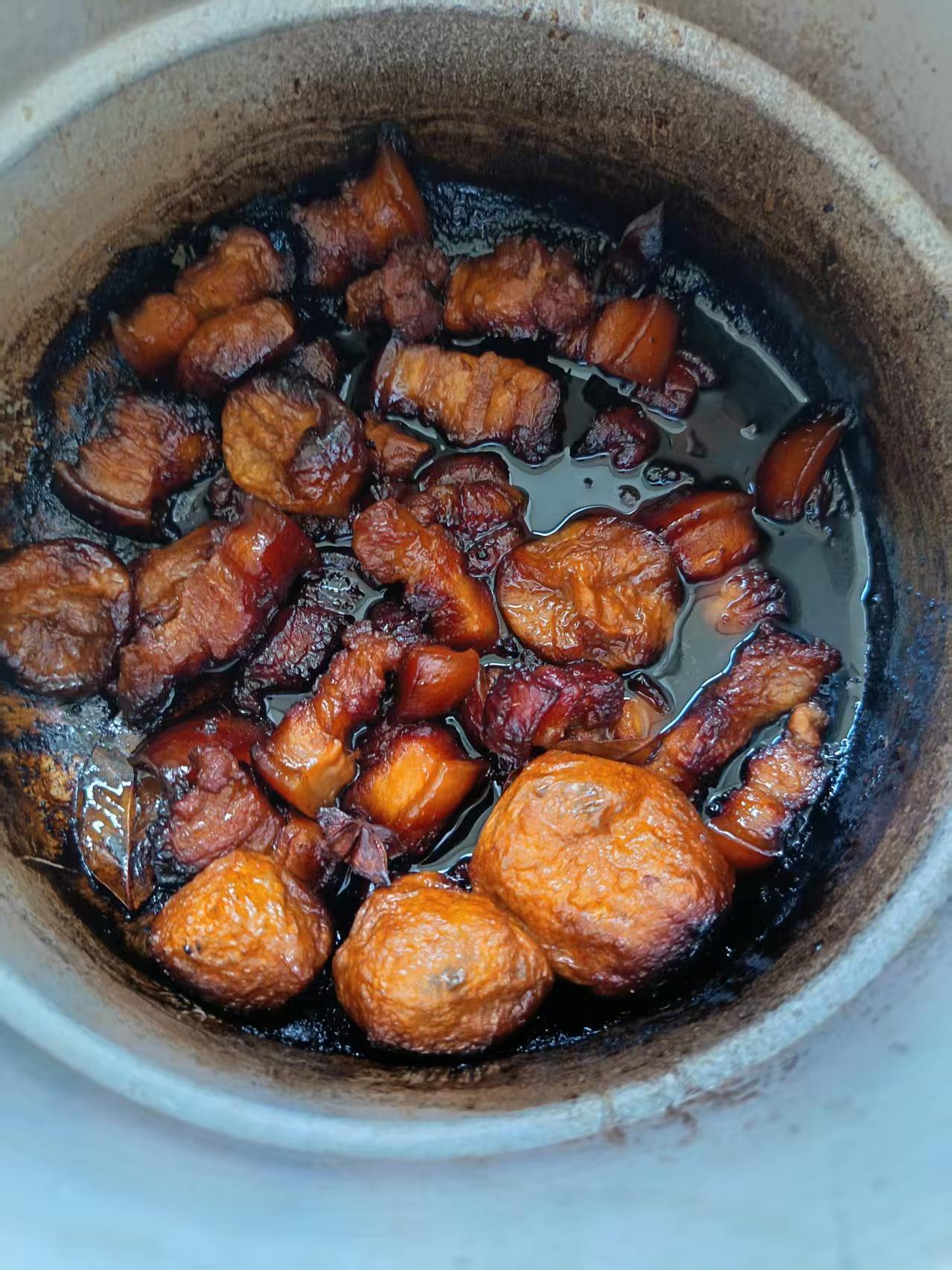 昨天四姐打电话，约我去她家玩一玩。

我当场就答应了。

有一段时间没去了，也不