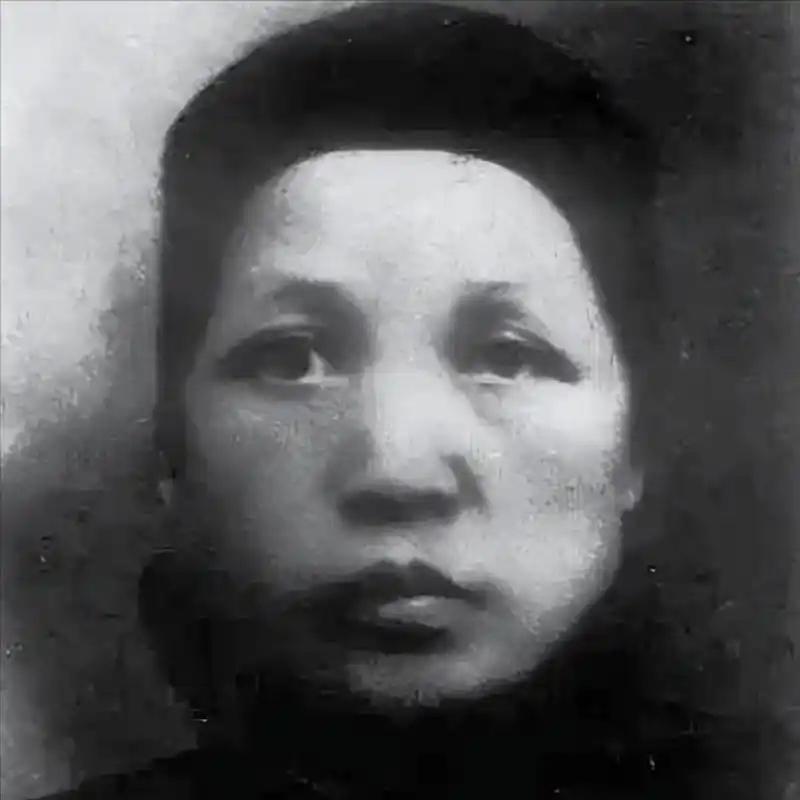 近代史上，撑起崭新中国的，不止救国济世的伟人，还有两位平凡的母亲。

一位是毛主