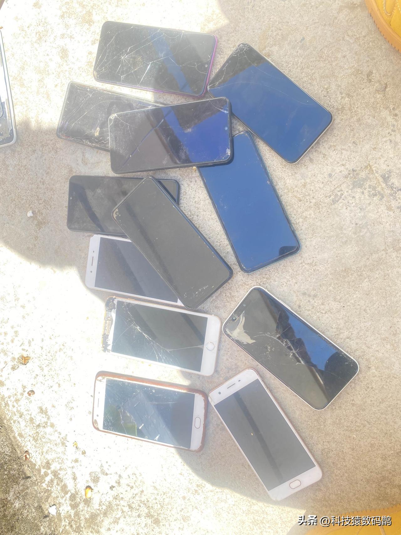 听说报废手机回收价格暴涨，一个能卖到高达400—500元，不知道是网上乱传，还是