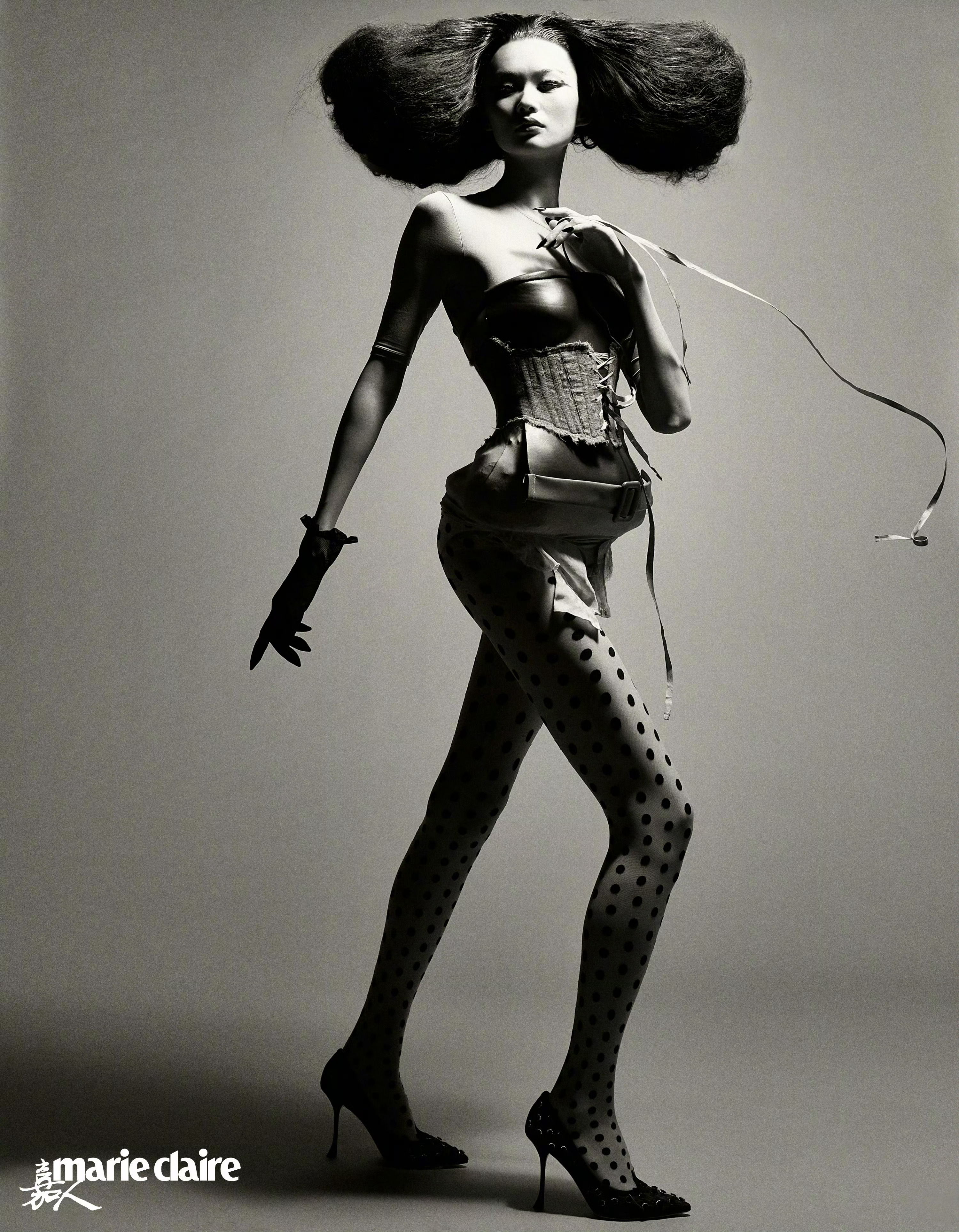 贺聪 嘉人封面，发型令人费解