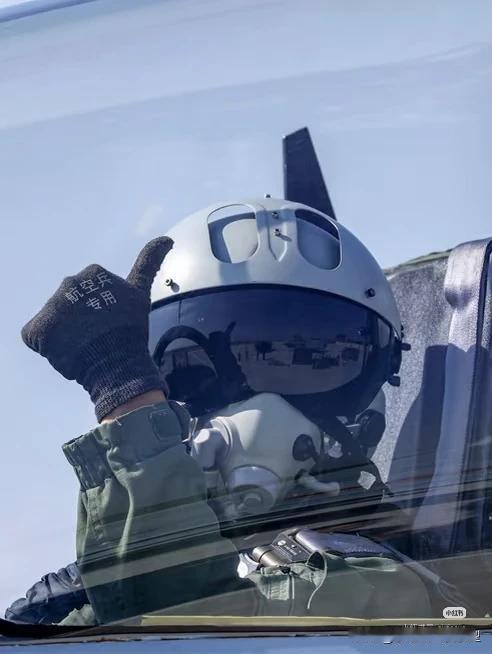 航空兵专用手套，好得狠！劳保手套用了好多年，现在还保存着几双，不舍得用不舍得丢，