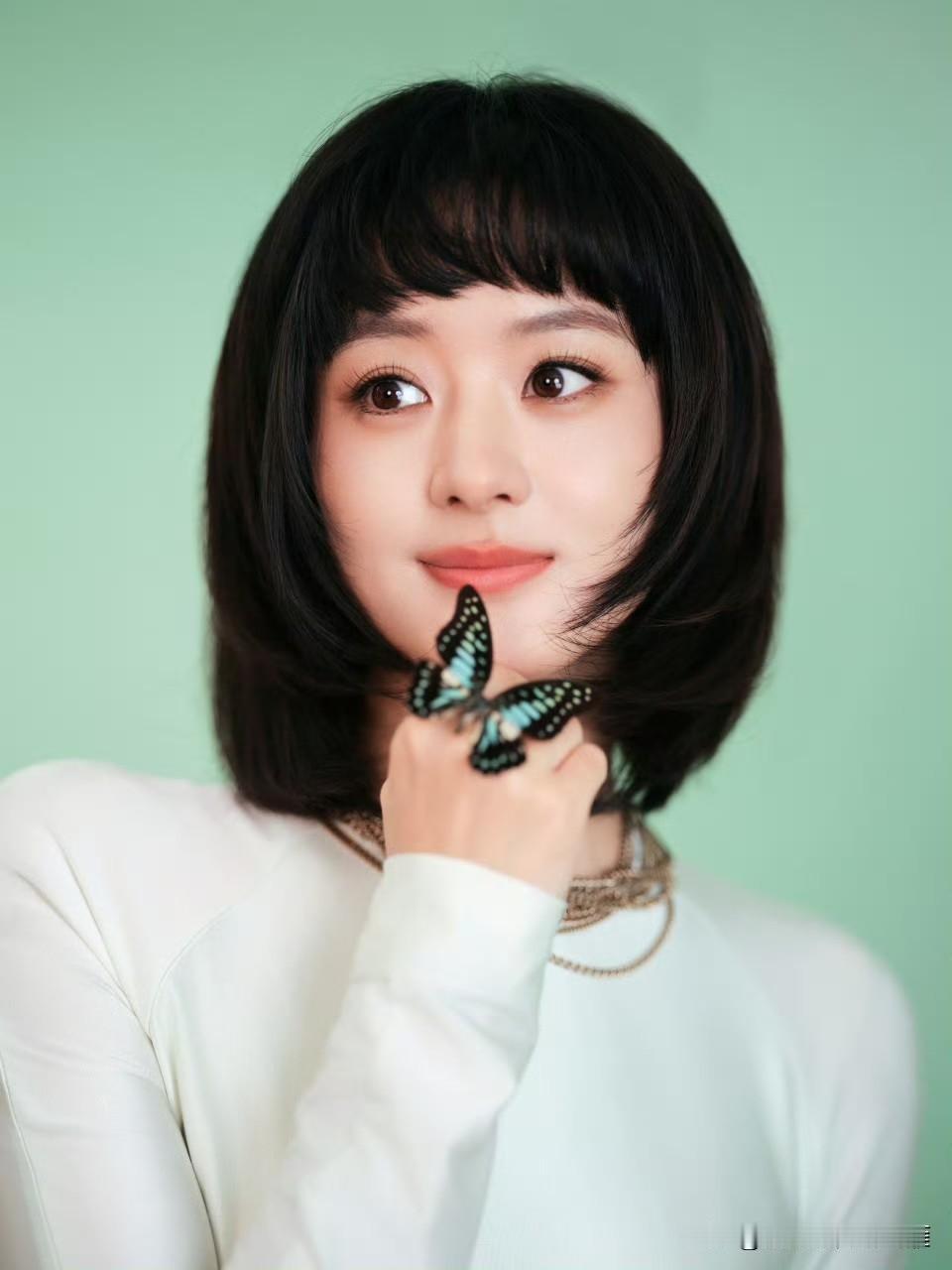 【赵丽颖颖宝：早安】
早安，愿你步履轻盈，心情晴朗，万事顺意，新的一天，愿你认真