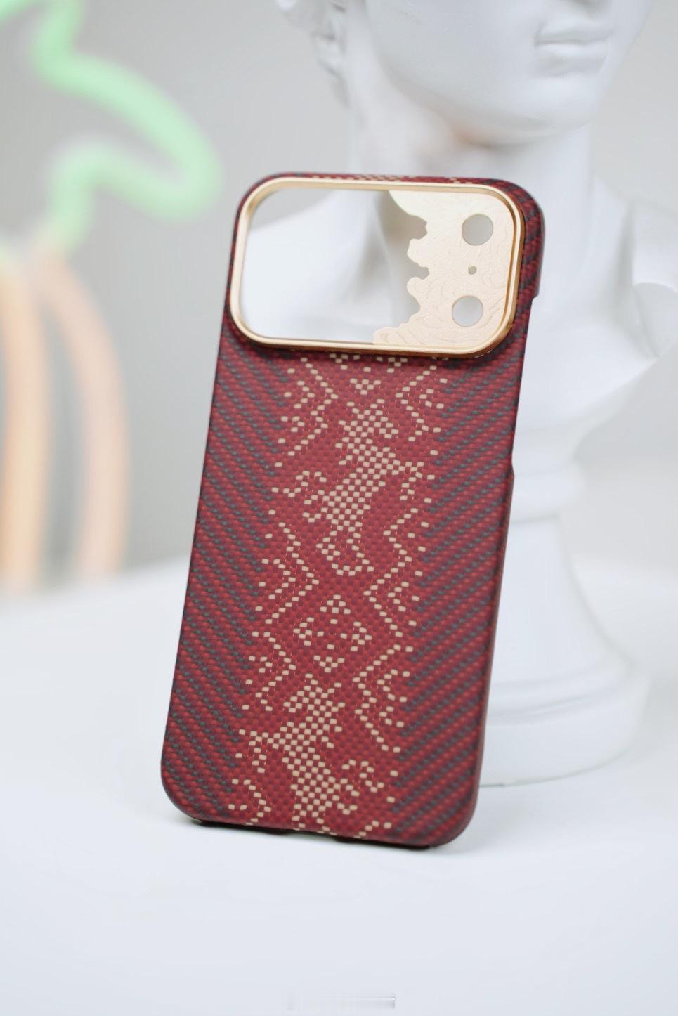 这两天给 iPhone 17 Pro Max换上了Benks家的马年限定「赤骥承