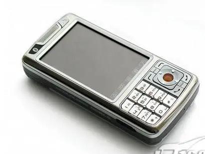 没想到曾经被传统手机嘲笑、吐槽的山寨机，

成了各大有名手机品牌厂家的争相模仿的