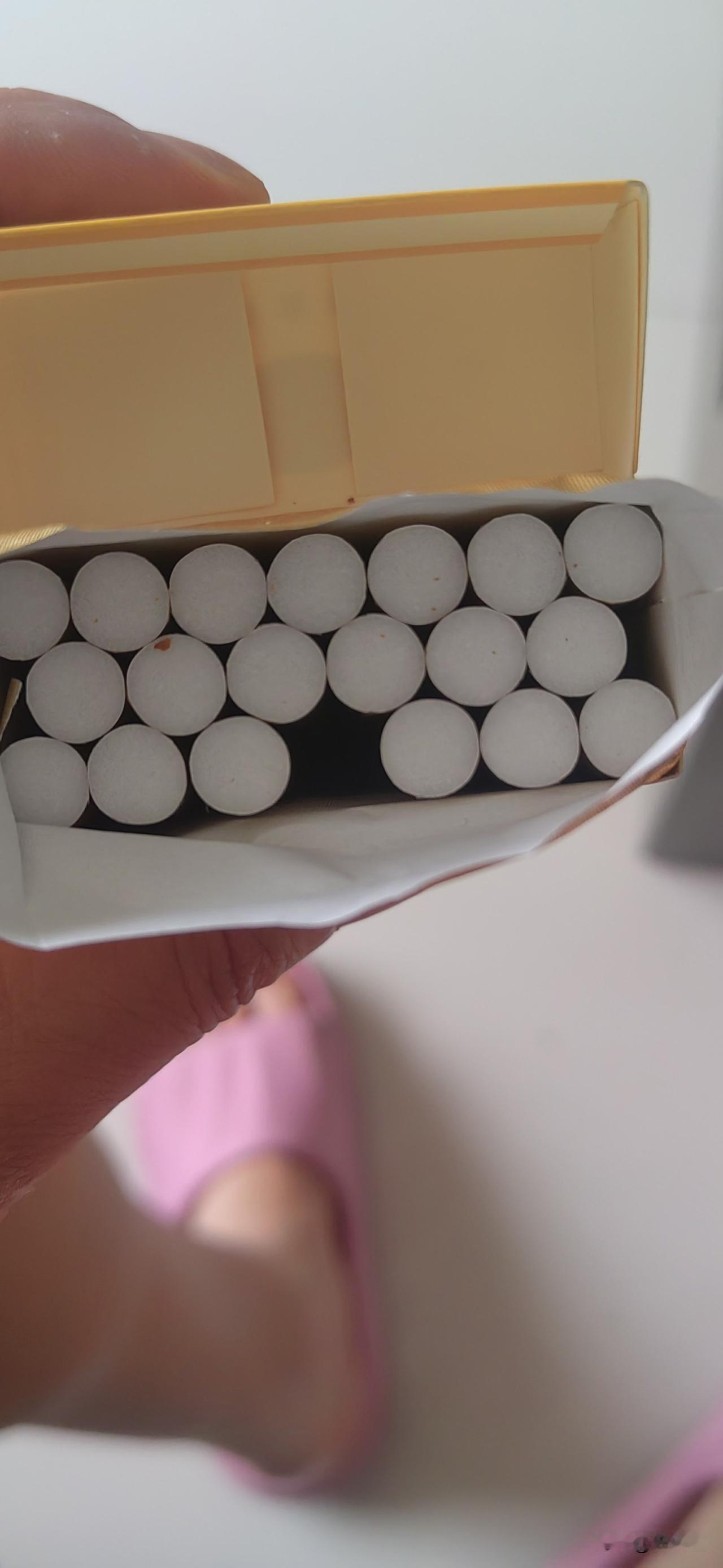 今天是周日，也算是端午小假期的第三天吧。今天，老公正式戒烟的第七天。明显的情绪有