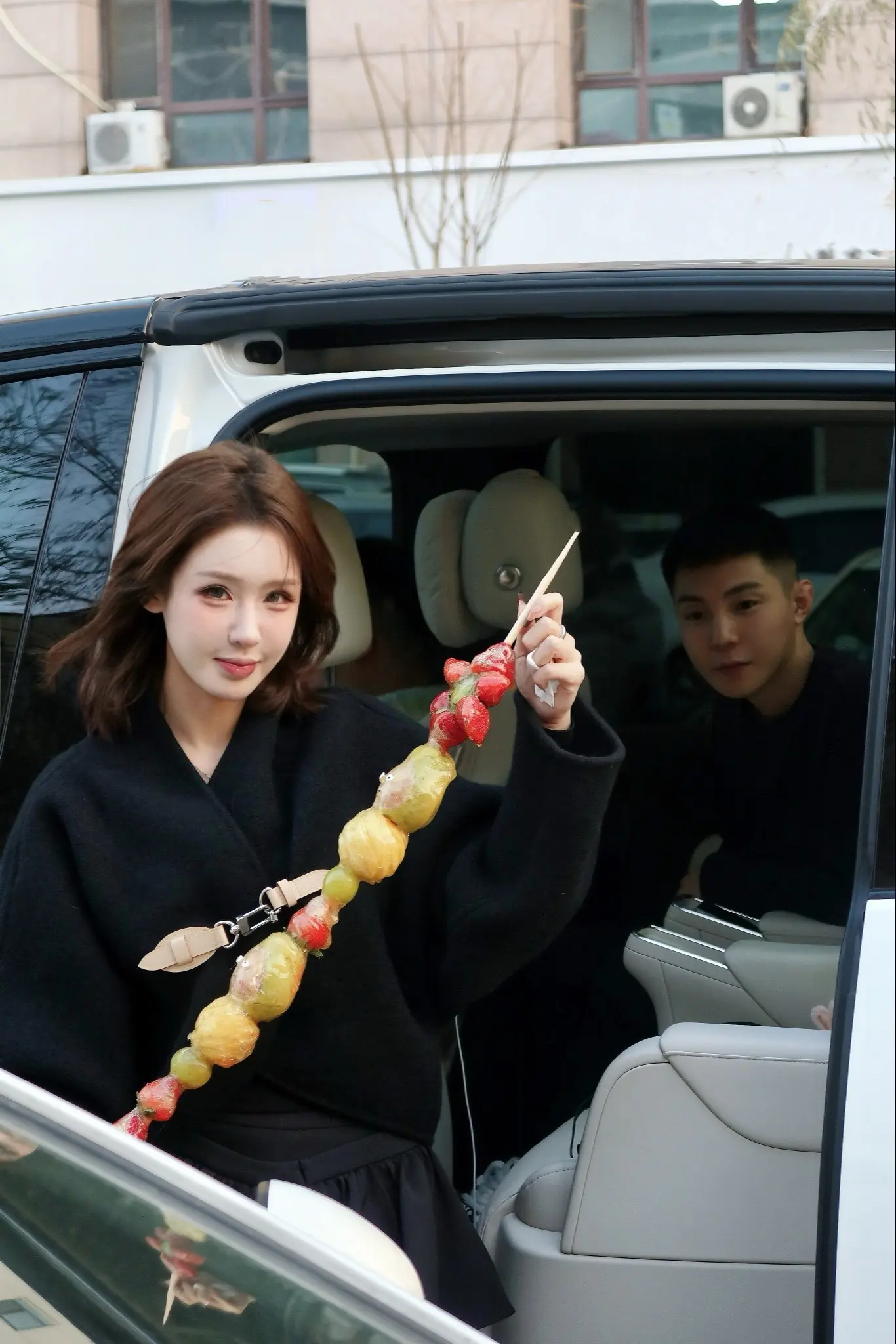 过惯了撒个娇就能得到自己想要东西的日子 发现爱我的人都愿意为我的开心买单