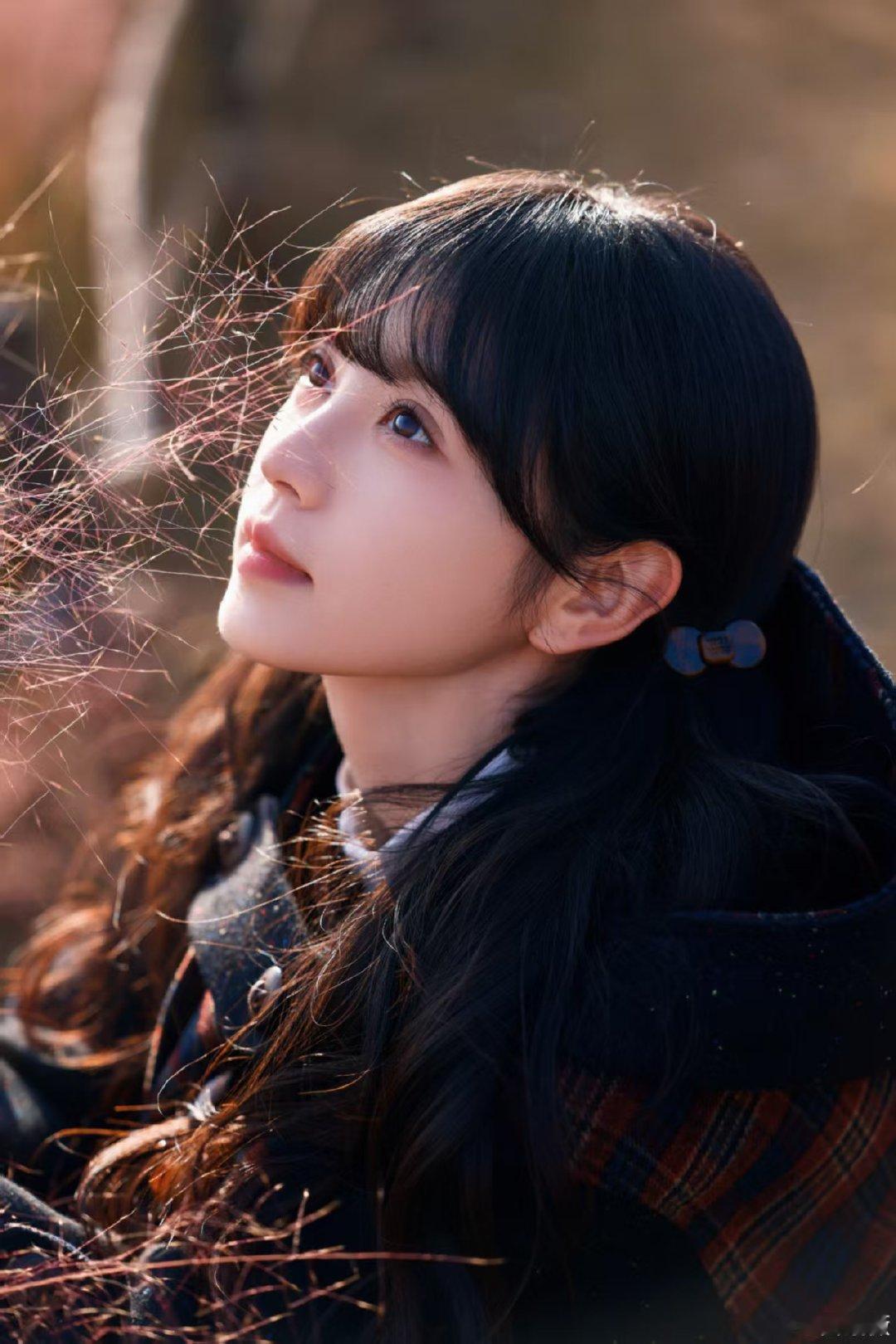 低马尾小田完全就是穿梭在花海里的小猫咪~ 