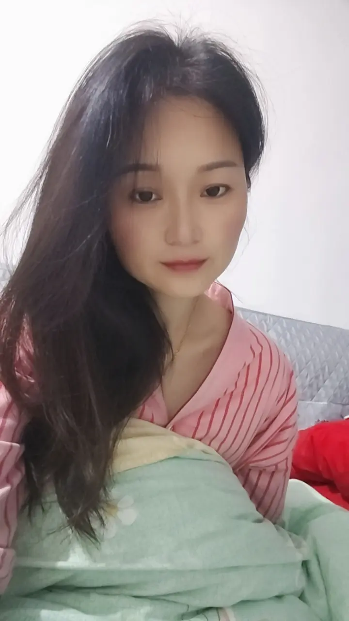 在这个薄情寡义的世界里，你可以什么都听，但不能什么都信，人与人的关系就...