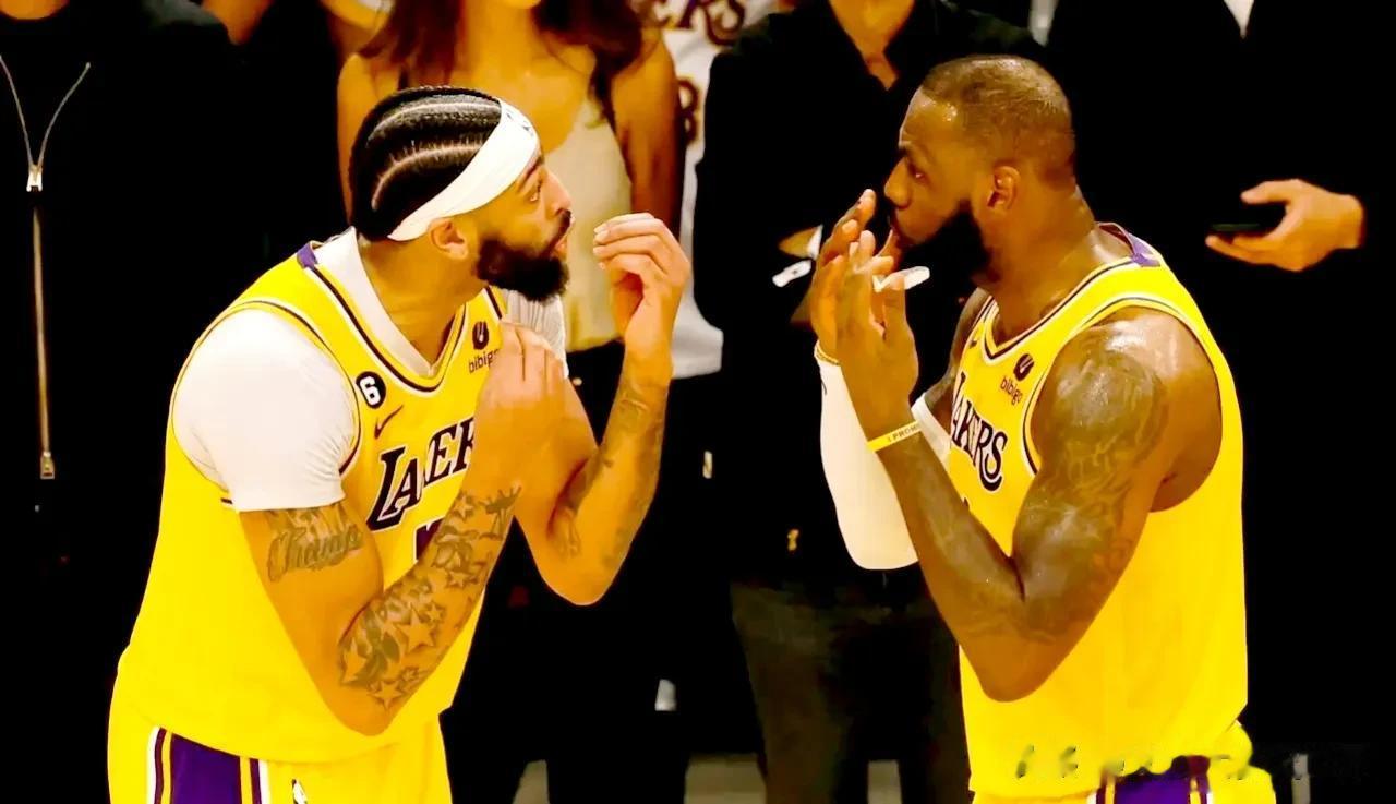 #湖人准备好# 
北京时间10月10日NBA季前赛湖人队129：126力克篮网队