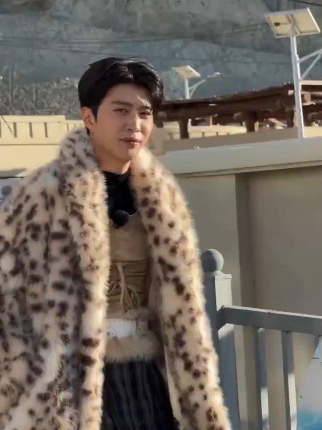 哈哈哈哈哈谁懂啊，范丞丞不愧是综艺神眷顾的孩子呐，在《奔跑吧》的新路透中，范丞丞