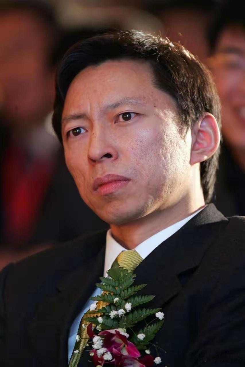 老公说，张朝阳的不婚主义是他所在的圈子造成的，他的圈子里的女人，不说全部，但大部