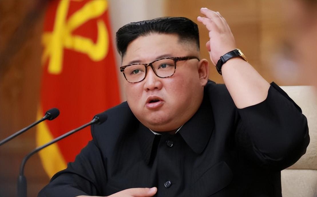 看见东风导弹后，金正恩表情变了，或向中国提一需求！

朝中社发布的照片里，这位以
