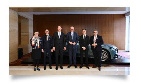 德国总理体验奔驰新S级Momenta辅助驾驶 j今天德国总理默茨在梅赛德斯 - 