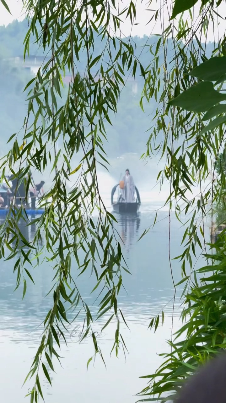 檀健次《何不同舟渡》外景路透这个视角好美，人间仙境不过如此谢却山杀青大吉，早日见