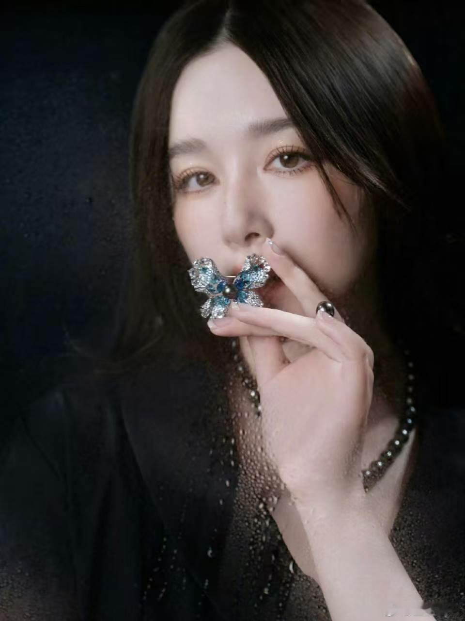 阚清子听劝乘风2026岁月对阚清子太温柔了，跟早期对比毫无变化，美得不像话 