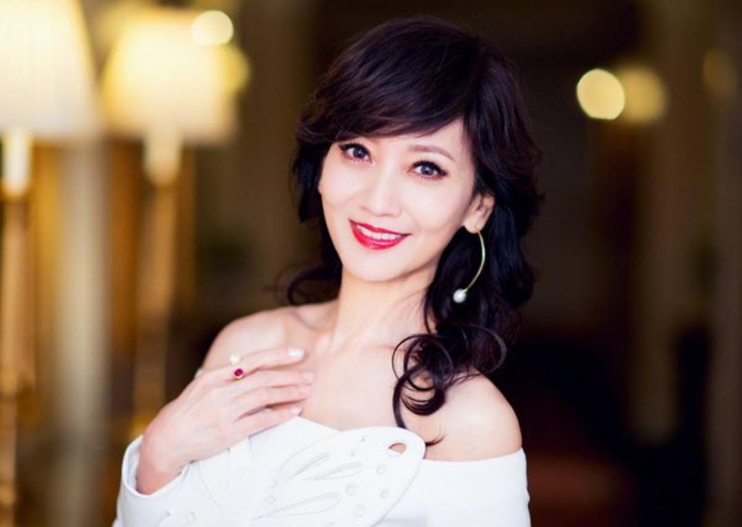 六旬老人耗资百万整容，为何换来的不是年轻而是病痛与维权困境？
家住金华永康的61