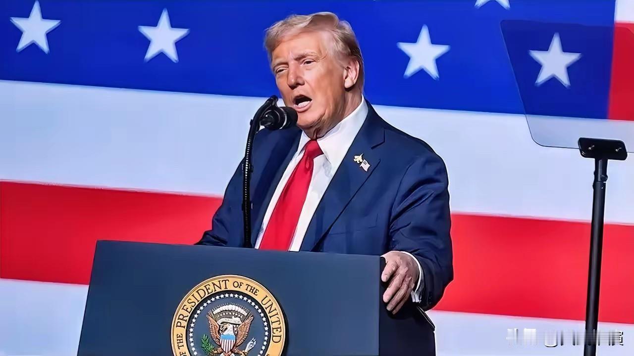 一片哗然！特朗普在面对美国800多名高级将领发表讲话时被曝光当场发出威胁。

特