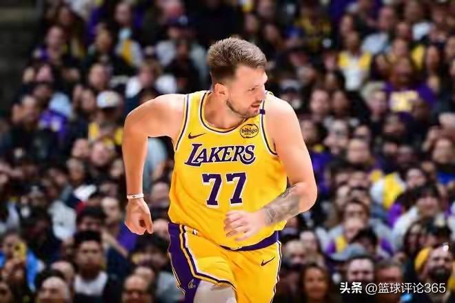 东契奇6项数据全联盟第1，另有4项数据联盟前3:
1.场均33.4分，联盟第1；