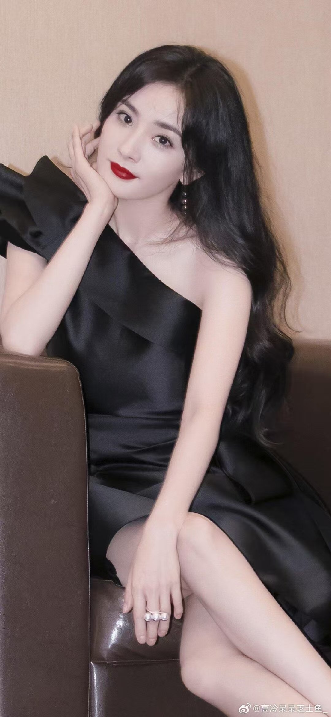 杨幂本身就是顶顶好的人 杨幂通透三观狠狠戳中我，坦言爱自己才是终身事业开端，不纠