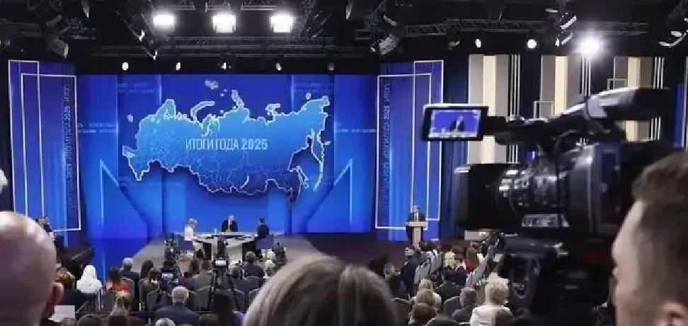 普京这回把话挑明了：谁真想跟俄罗斯干，就别天天开嘴炮，直接上战场试试。他还补了一