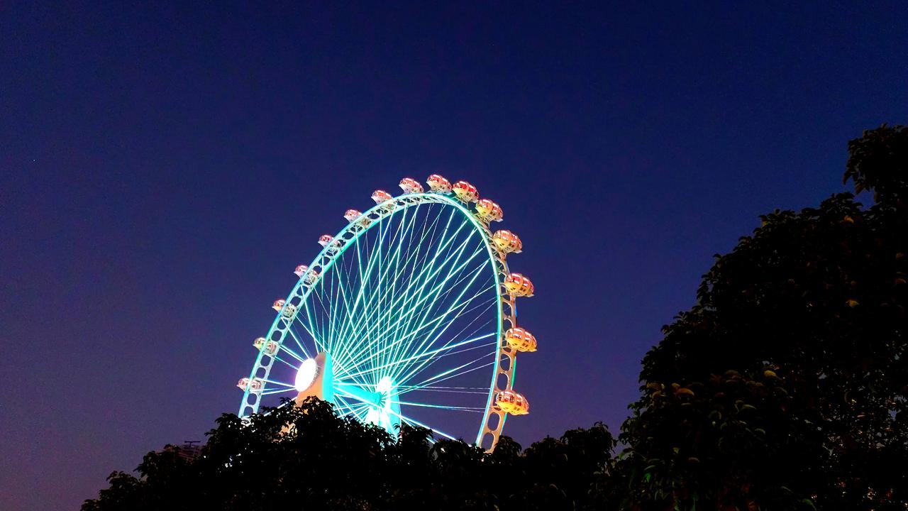 晒图笔记大赛有要出来吹风偶遇的的吗？深圳欢乐港湾，摩天轮下面[耶]这里的风很温柔